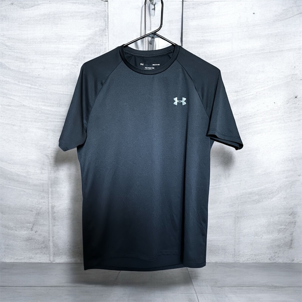 🔥2 for $6🔥 Under Armour Men’s Short Sleeve Performance Shirt – Size Small